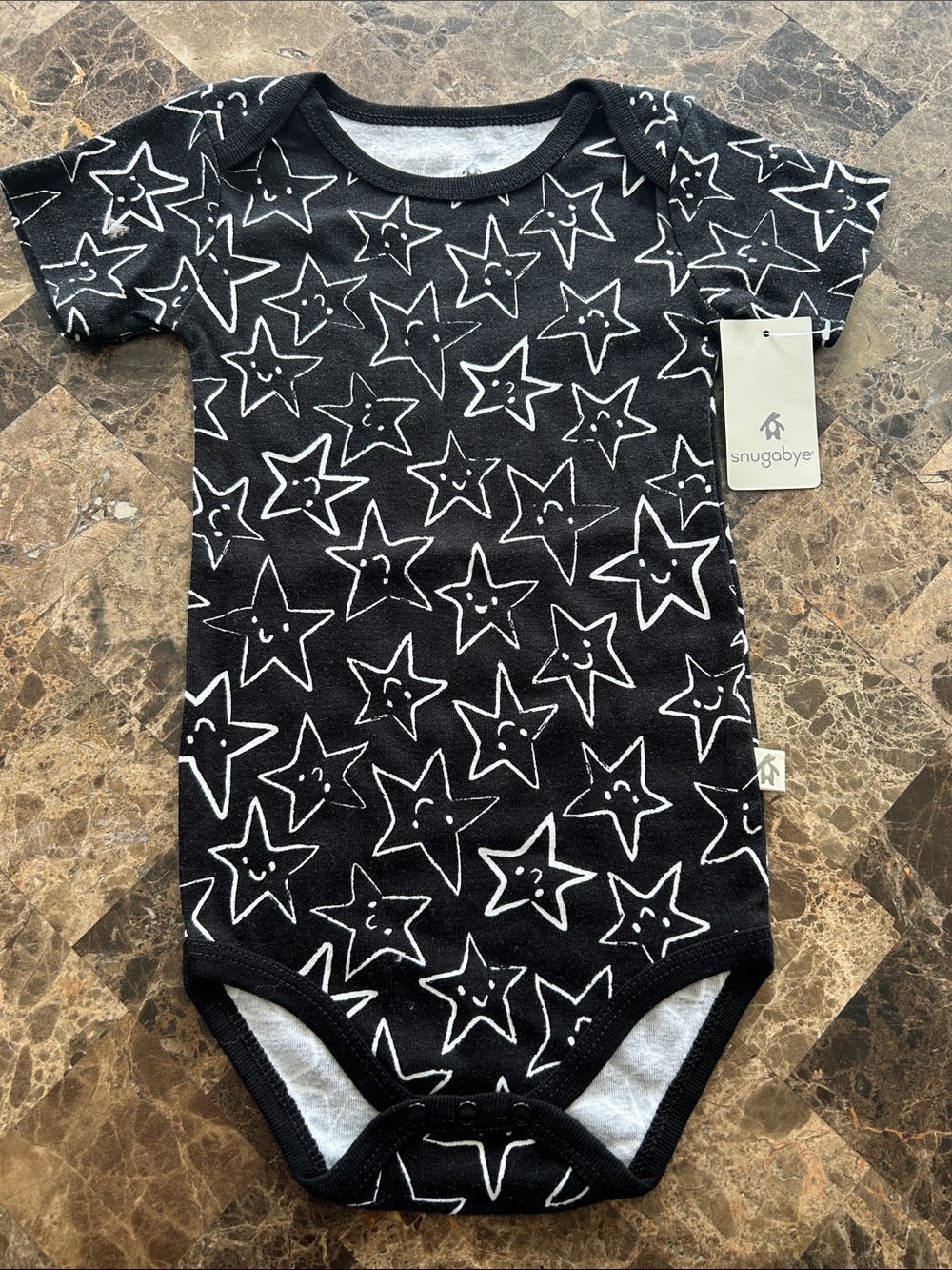 NWT 🆕 Snugabye Onesie 100% cotton Black Star-Print Short Sleeve